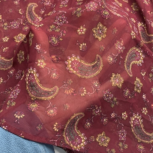 FOREVER 21 Floral Maxi Dress Tier Bottom Size Small Colour Burgundy - Picture 5 of 11